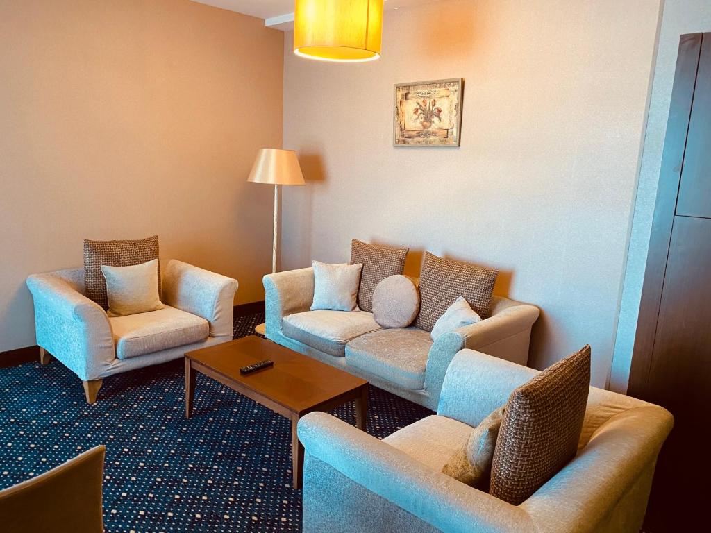 Parkside Hotel & Apartments (Formerly Staybridge Suites)