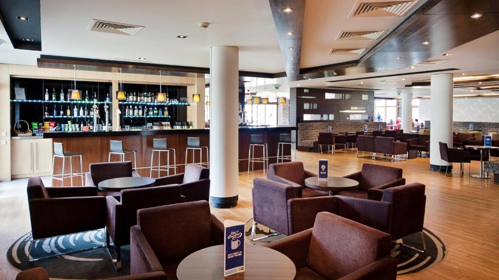 Holiday Inn Express London-Epsom Downs
