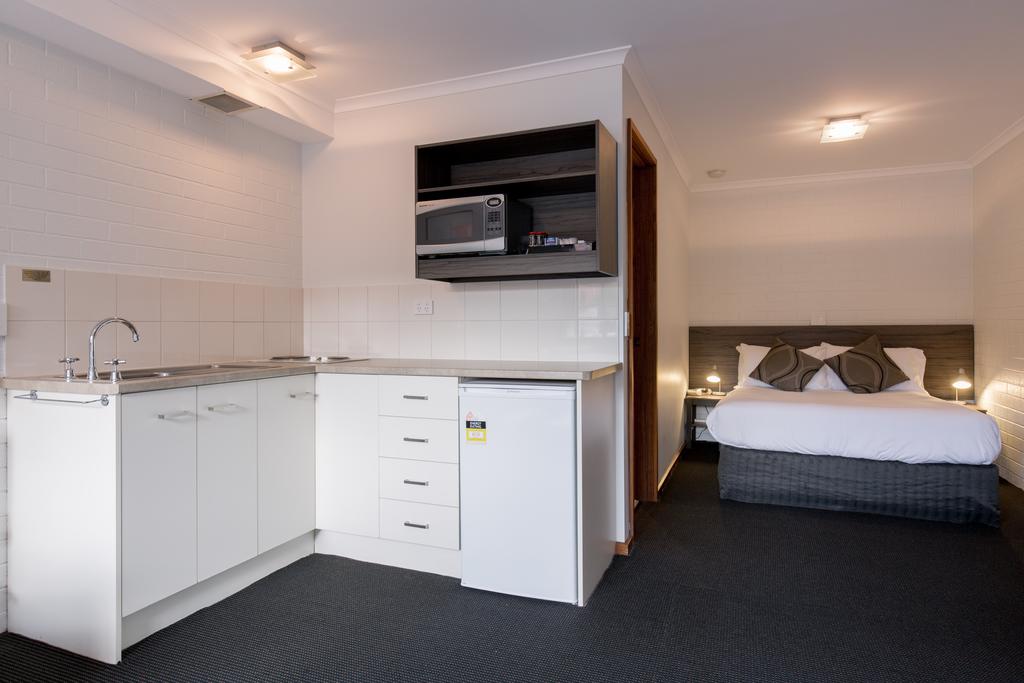 Bay Hotel Apartments (Formerly Apartments at Woolmers)