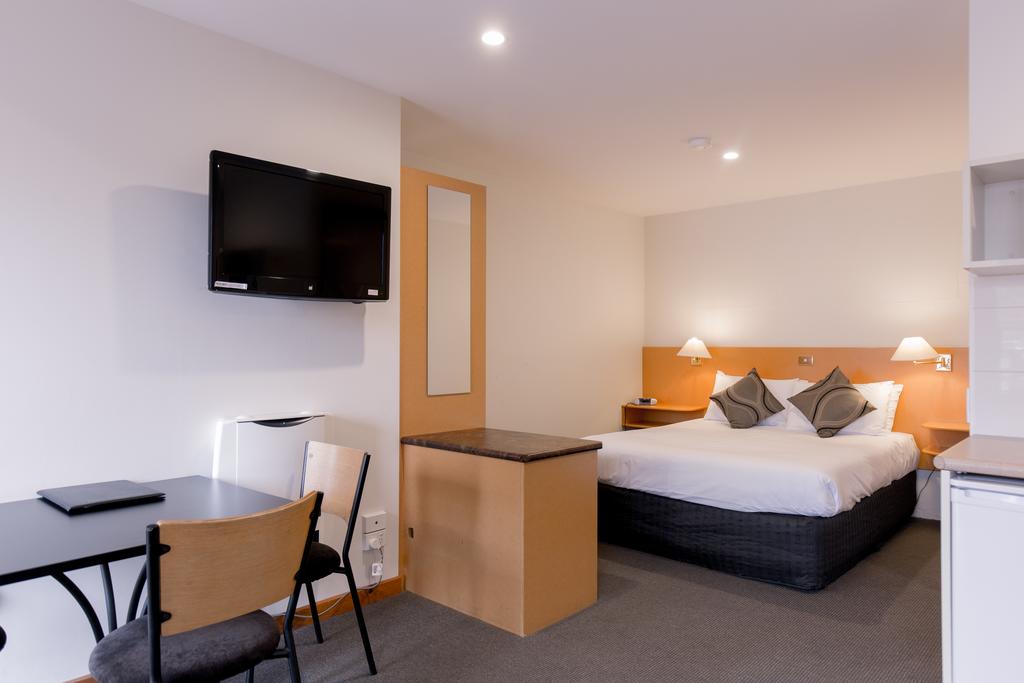 Bay Hotel Apartments (Formerly Apartments at Woolmers)