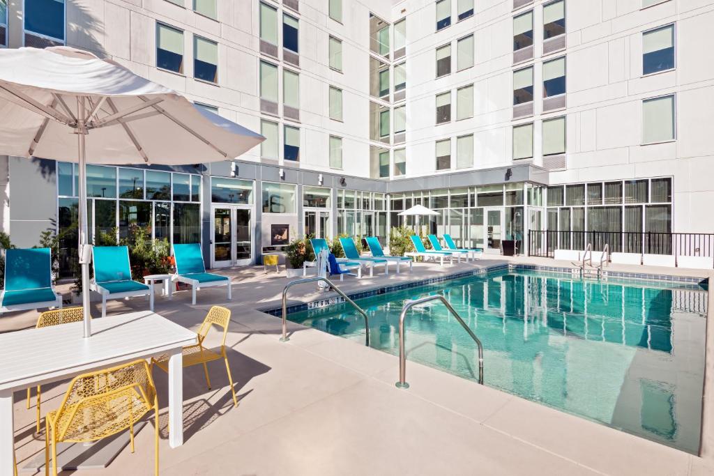 Aloft Jacksonville Airport