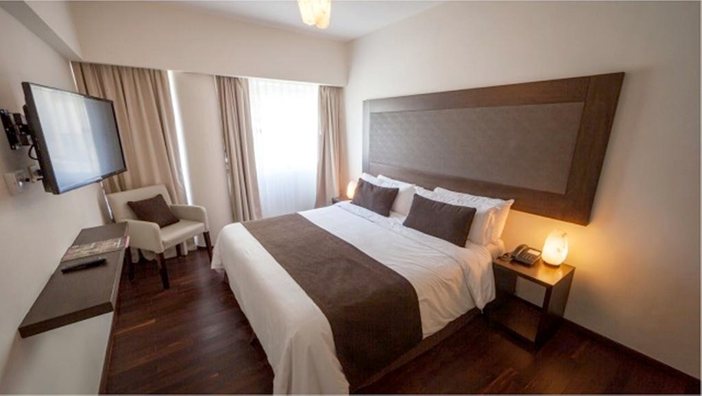 Plaza San Martin Suites