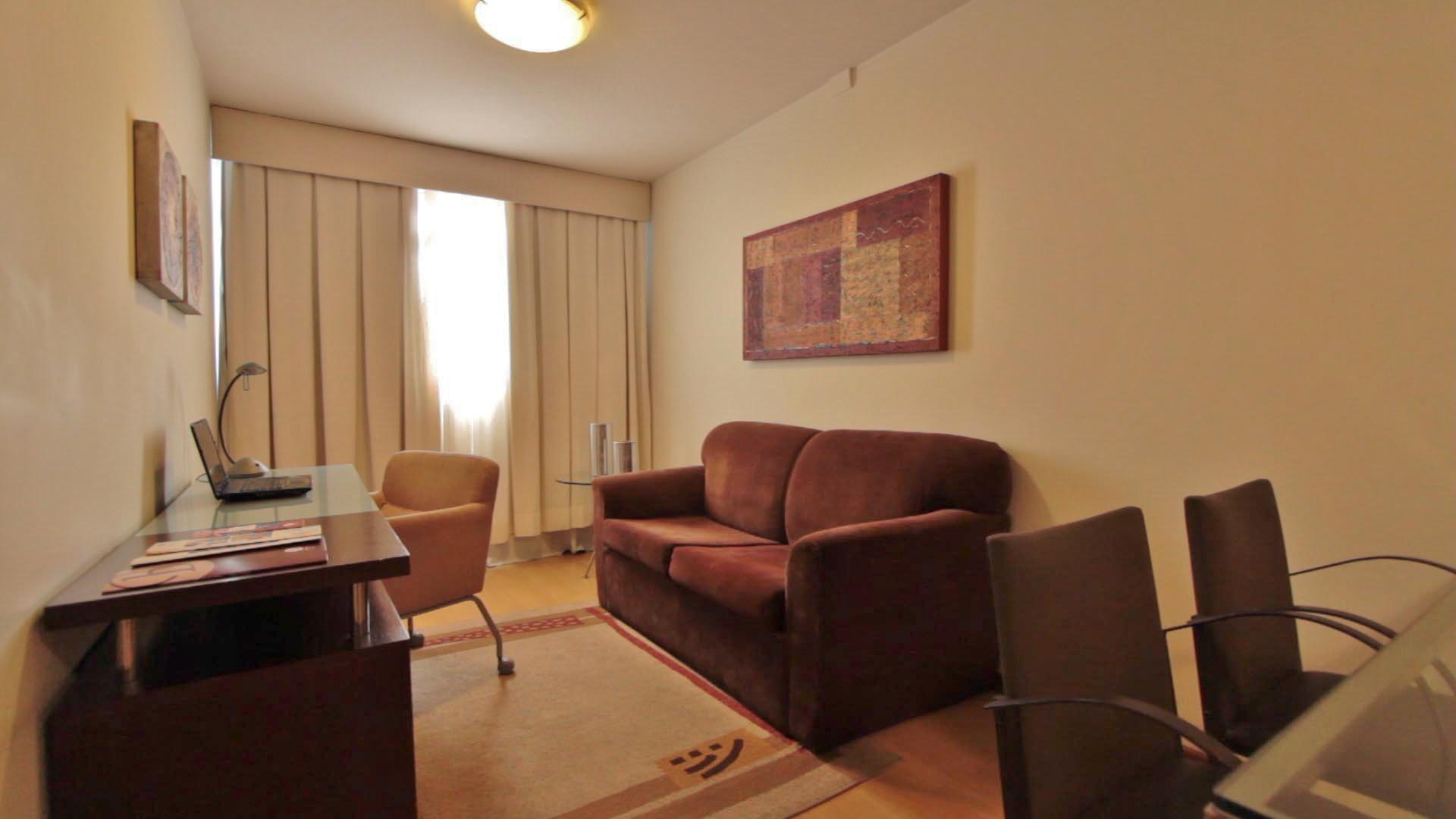 Bristol La Place Apart Hotel