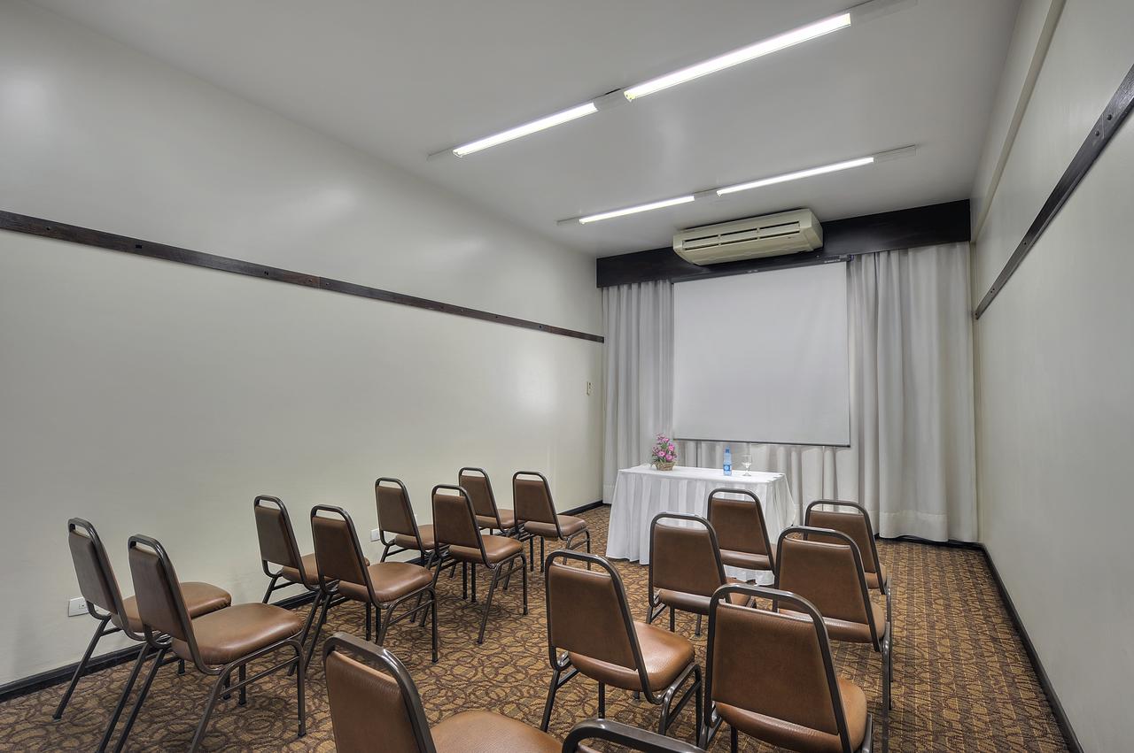 Hotel Deville Express Cascavel