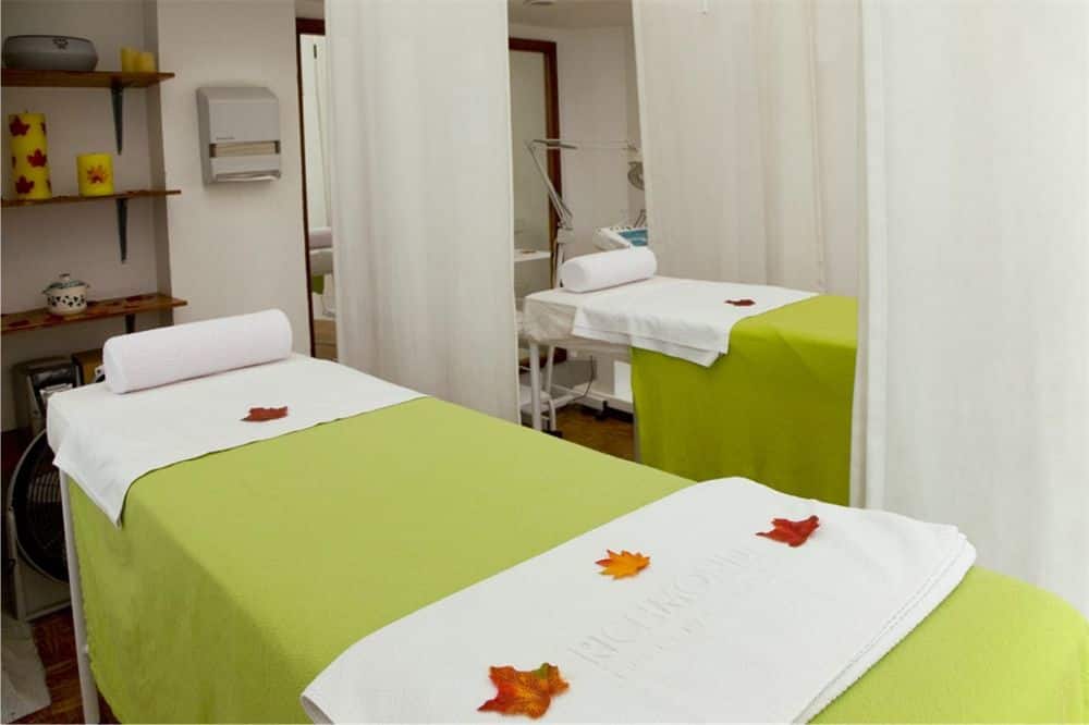 Richmond Suites Hotel