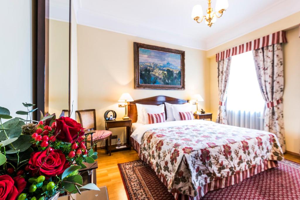 Golden Well Hotel