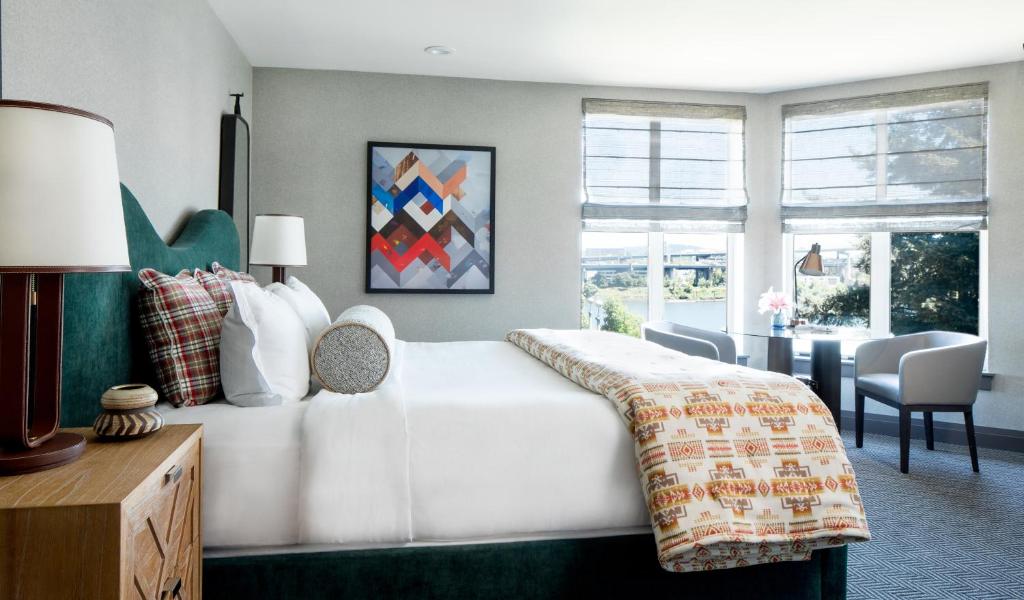 Kimpton Riverplace Hotel