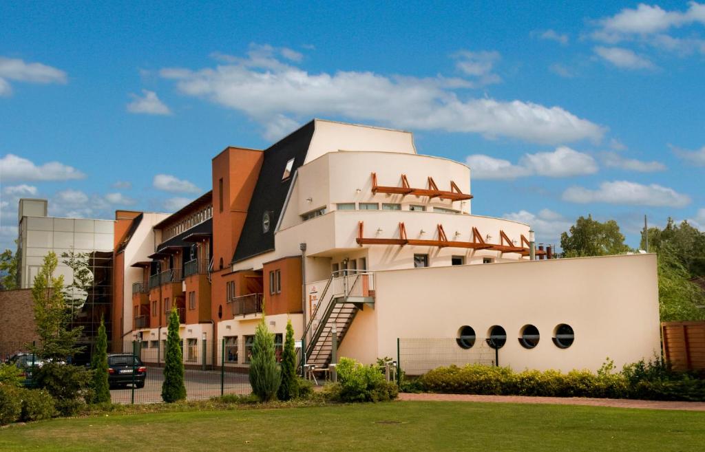 Holiday Beach Budapest Wellness & Conference Hotel