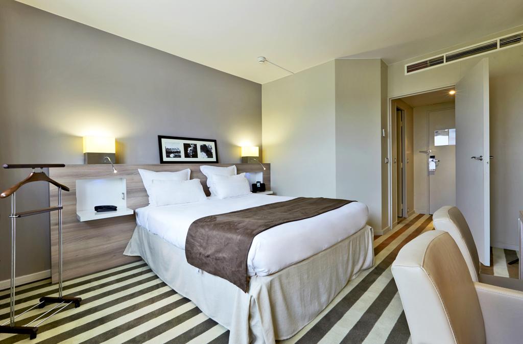 Kyriad Prestige Le Bourget - Aeroport
