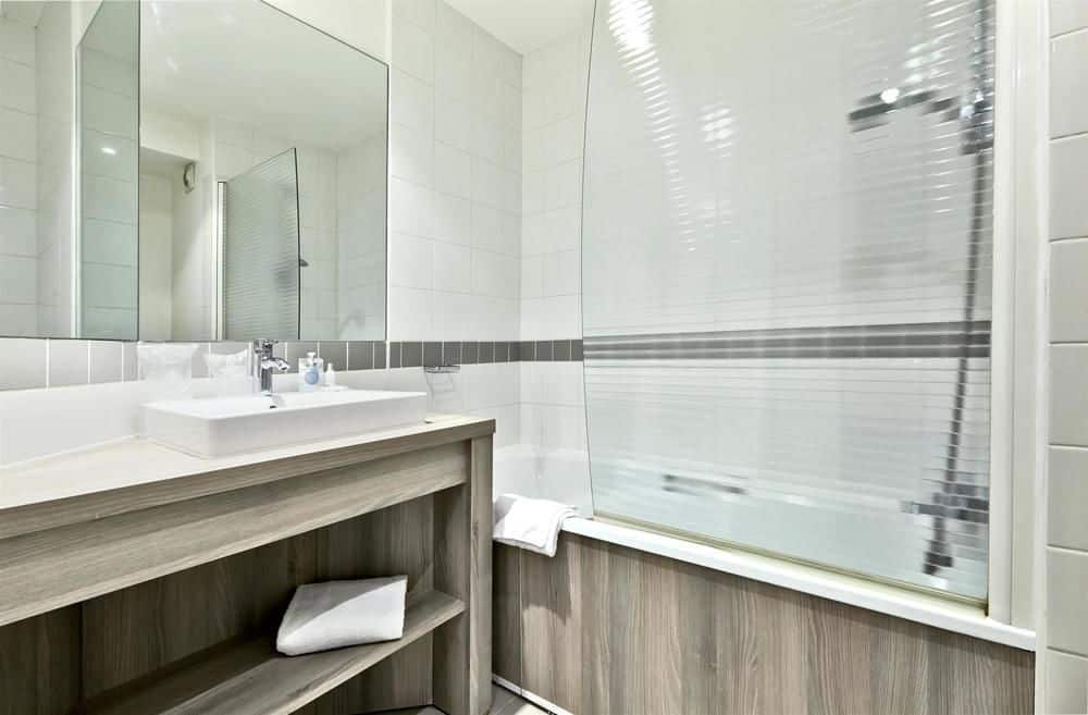Kyriad Prestige Le Bourget - Aeroport