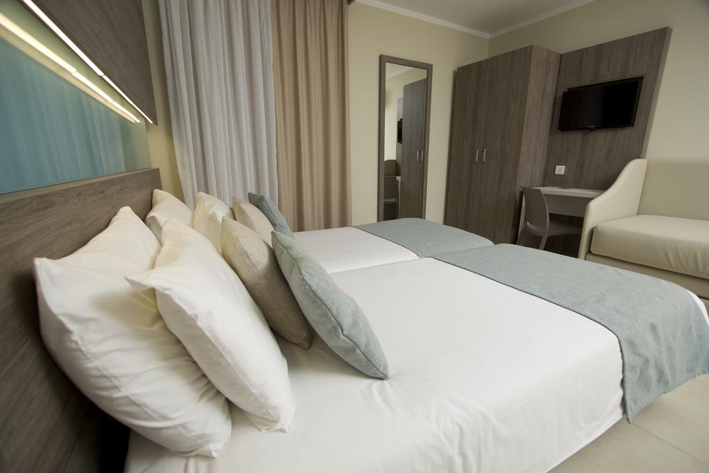 115 The Strand Hotel and Suites by NEU Collective