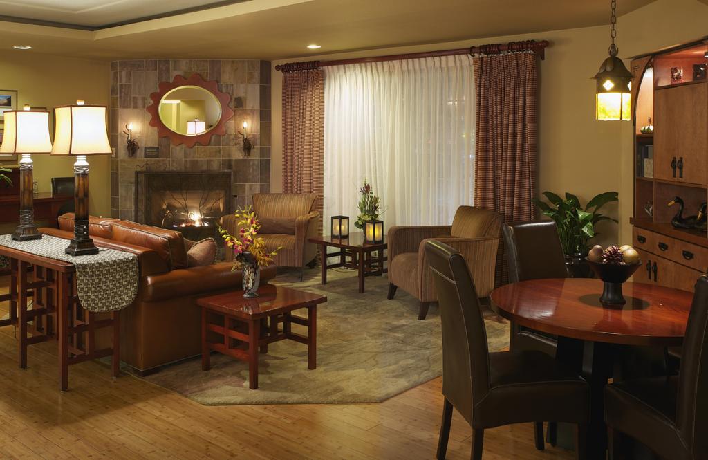 Larkspur Landing Hillsboro - An All-Suite Hotel