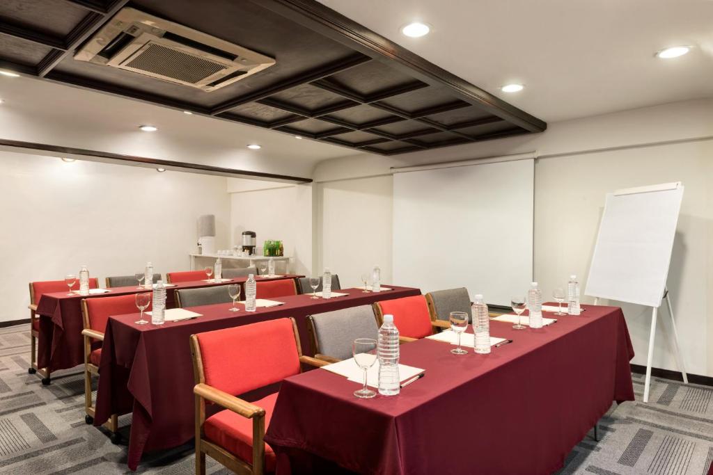 Ramada Plaza Leon