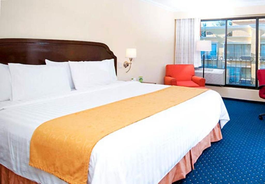 Courtyard by Marriott Toluca Aeropuerto