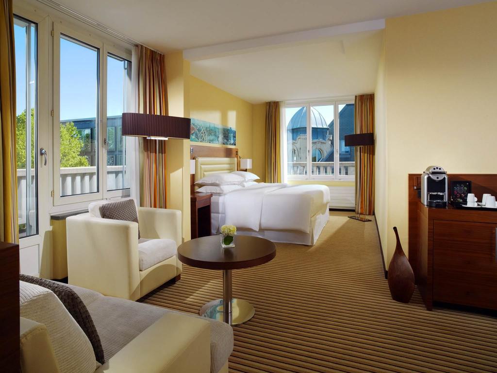 Neues Schloss Privat Hotel Zurich, Autograph Collection (Formerly Sheraton)