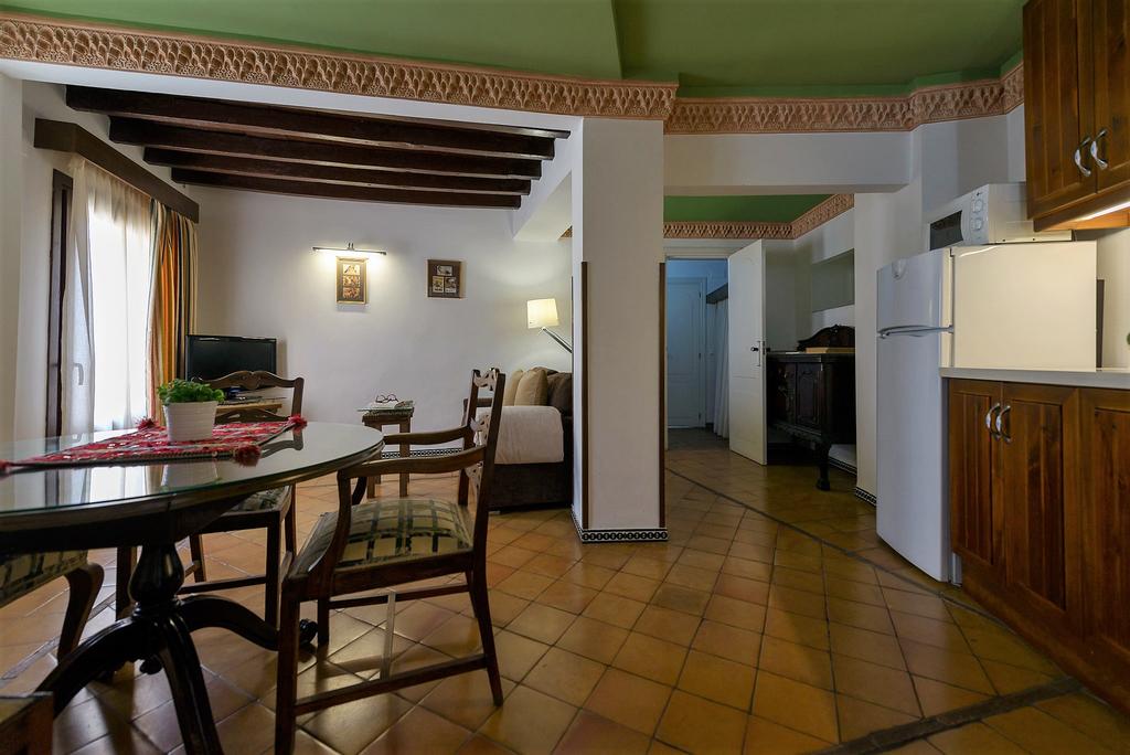 Apartamentos Muralla Ziri