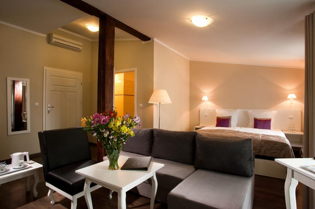 Leone Aparthotel