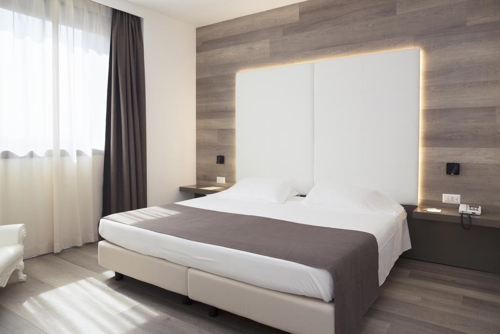 City Hotel & Suites Foligno (Formerly Holiday Inn Express)