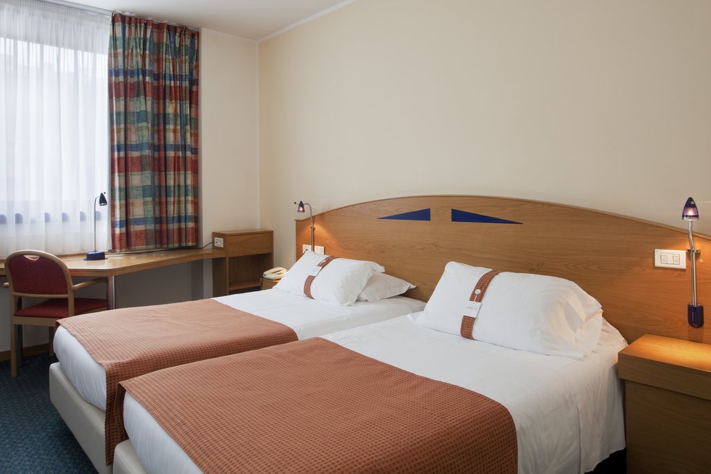 City Hotel & Suites Foligno (Formerly Holiday Inn Express)