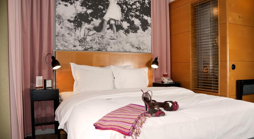 Hotel Rival