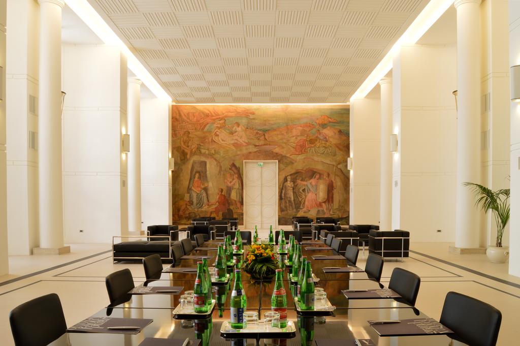 Palazzo Esedra