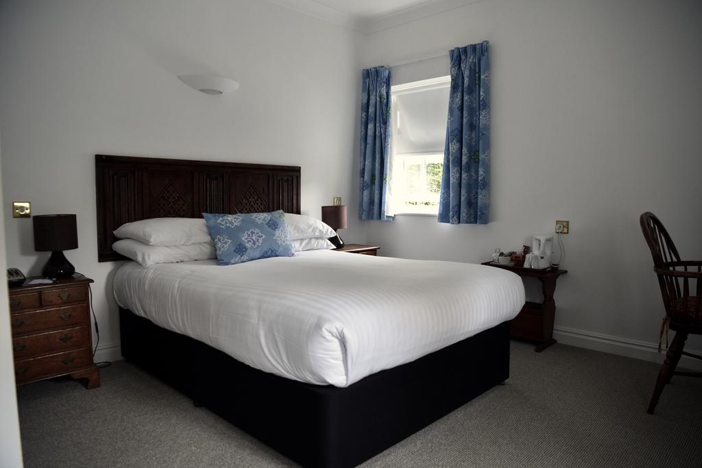 Noel Arms Hotel