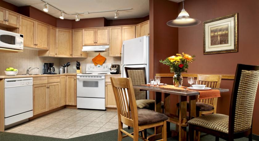 Windtower Lodge & Suites