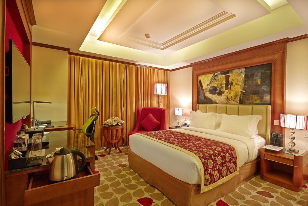 Six Seasons Hotel