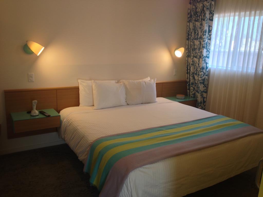 Beverly Laurel Hotel