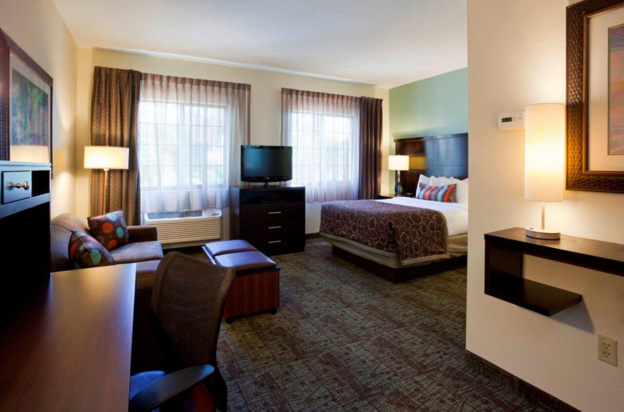Staybridge Suites Naples - Gulf Coast
