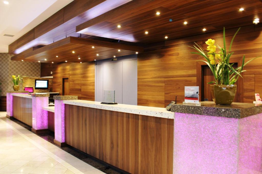 Crowne Plaza Hotel Foster City - San Mateo