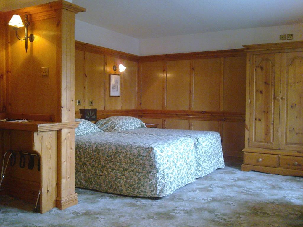 Donington Manor Hotel