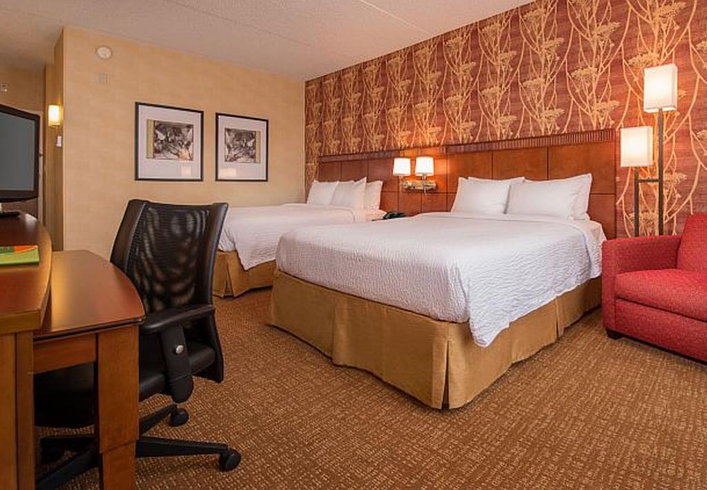 Courtyard by Marriott Herndon Reston