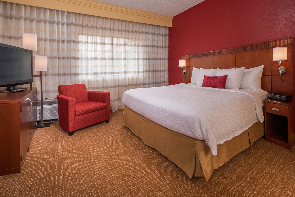 Courtyard by Marriott Herndon Reston