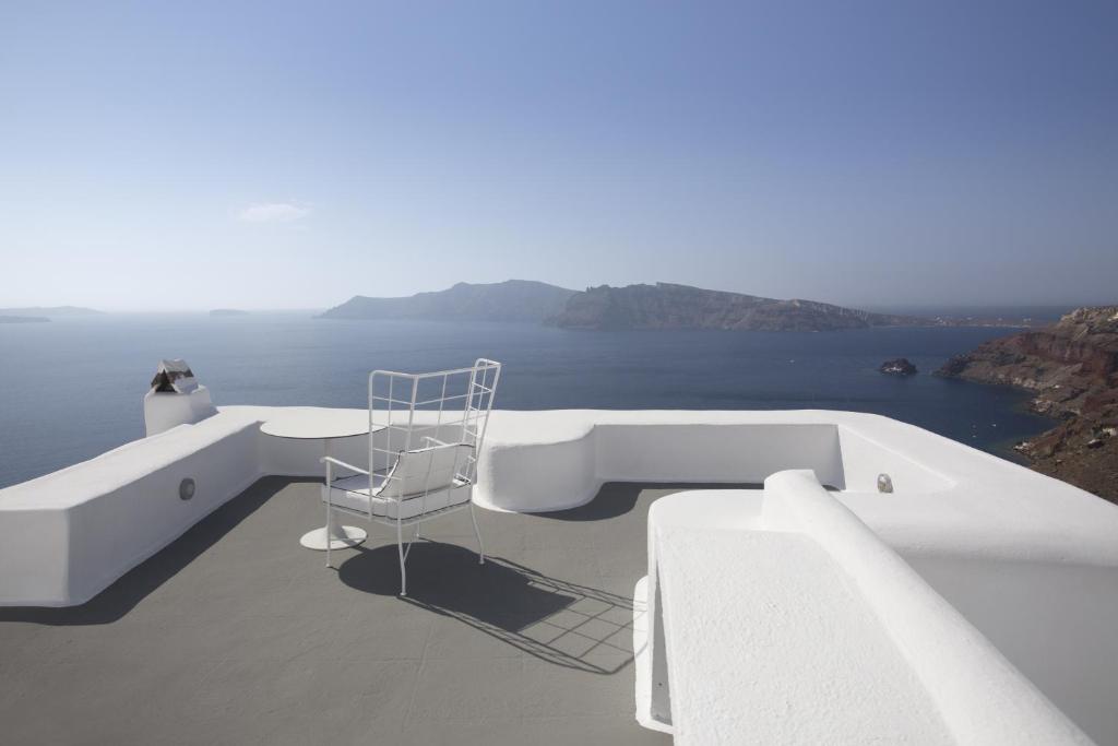 Kirini Suites & Spa