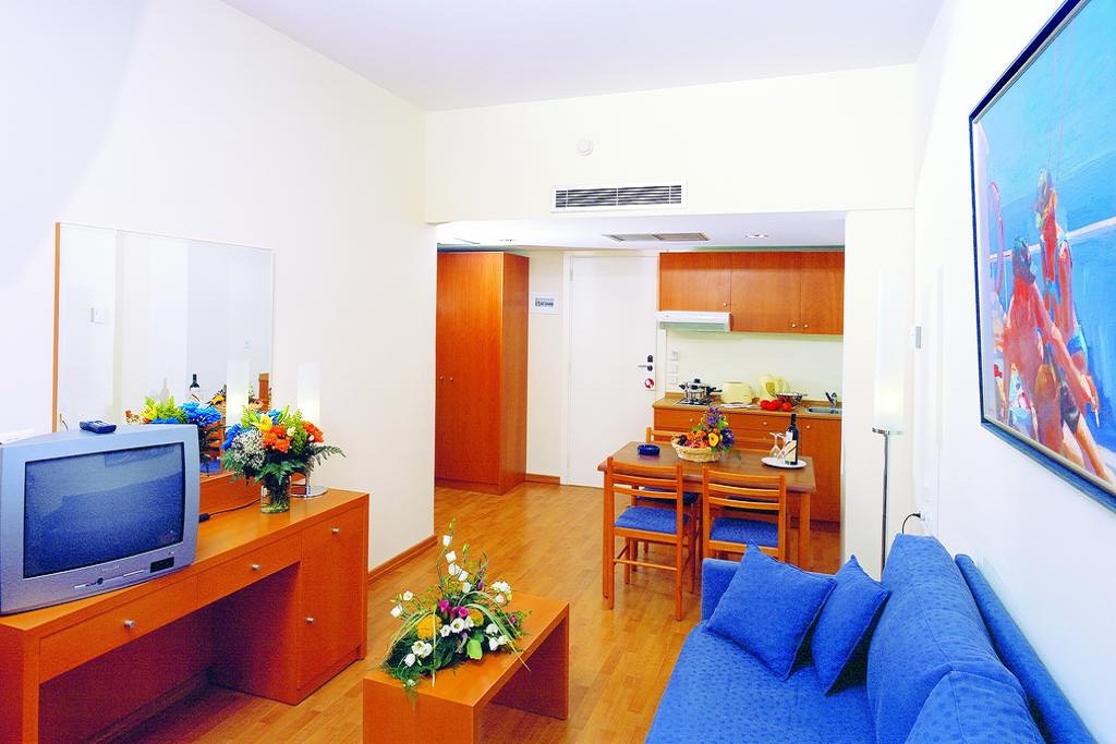 Angela Suites & Lobby