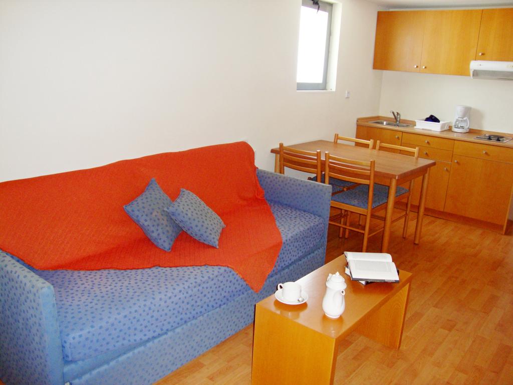 Angela Suites & Lobby