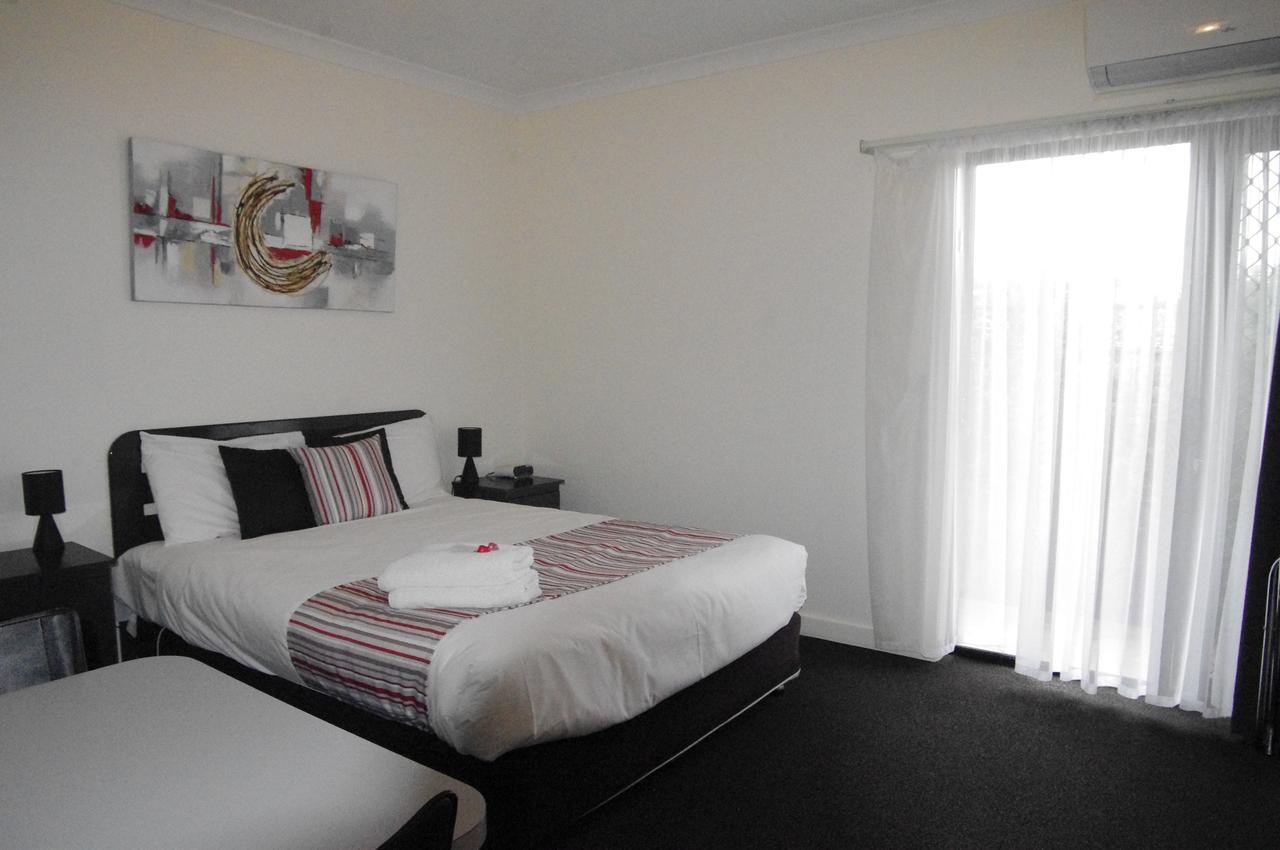 Best Western Hamilton Lakeside Motel