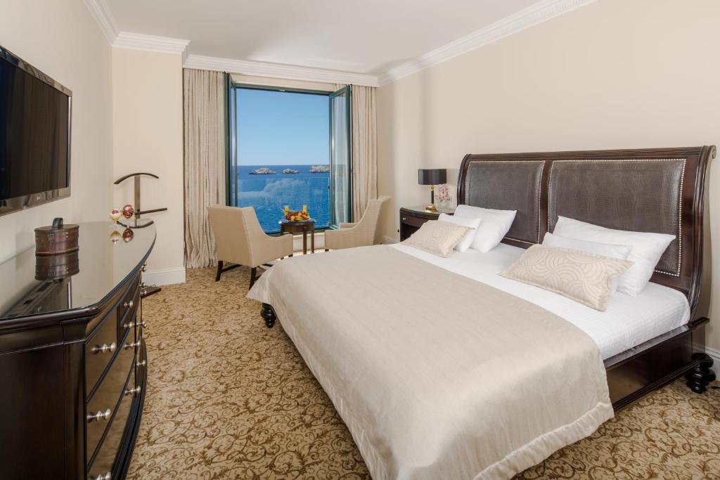 Royal Princess Hotel