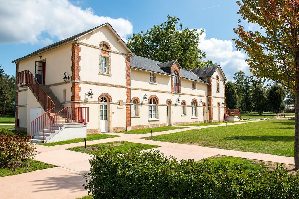 Best Western Premier Le Mans Country Club