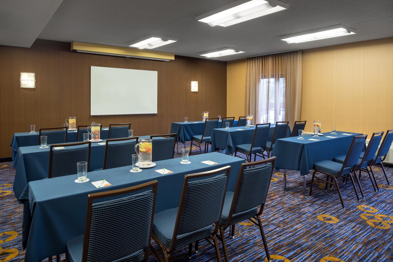 Courtyard by Marriott Denver Stapleton