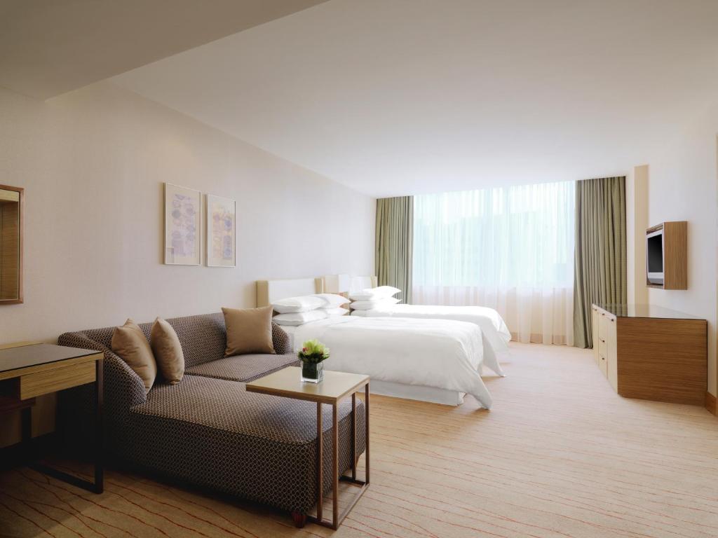 Four Points by Sheraton Shanghai, Daning