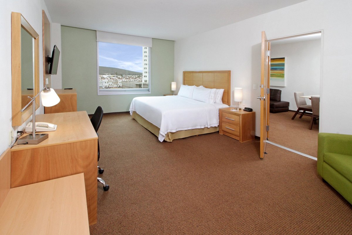 Holiday Inn Express & Suites Irapuato