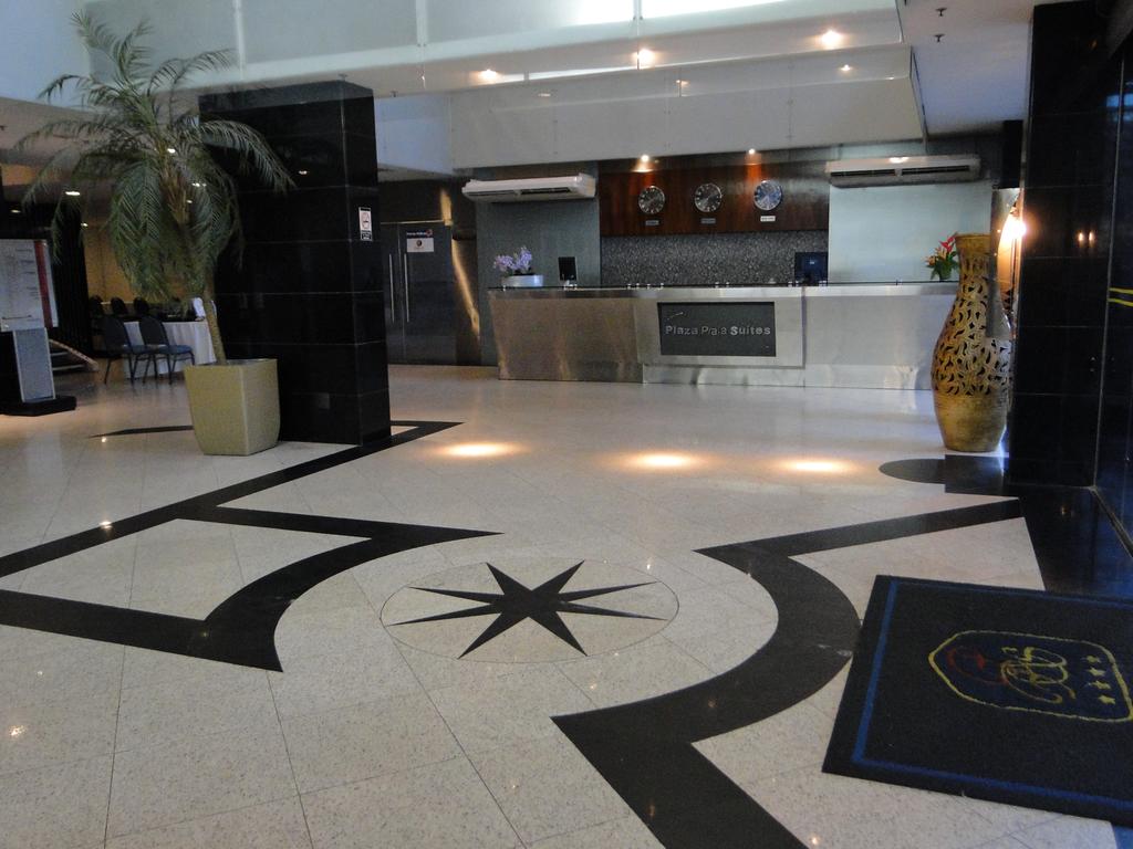 Plaza Praia Suites