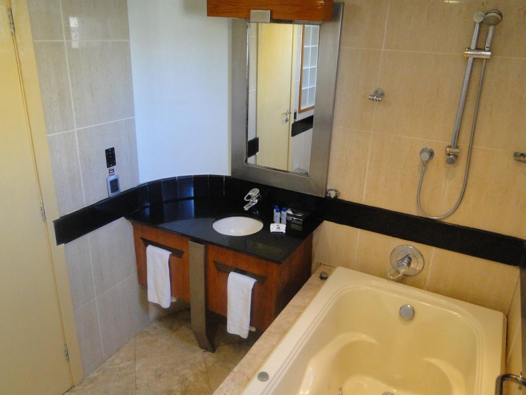 Plaza Praia Suites