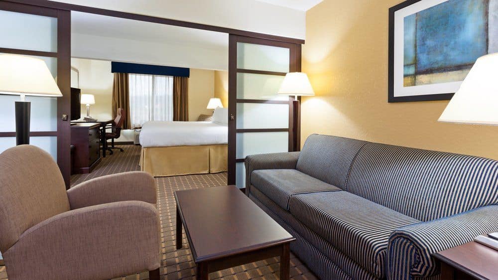 Holiday Inn Express & Suites Allentown West
