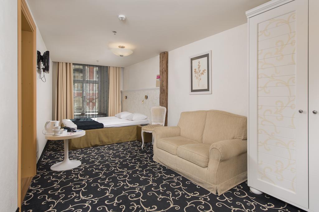 Meriton Old Town Garden Hotel