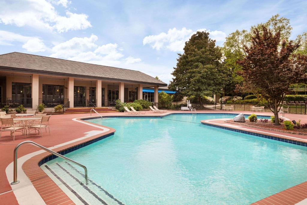 Baymont Inn & Suites Augusta Fort Gordon