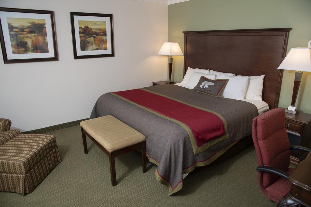 Best Western Plus White Bear Country Inn