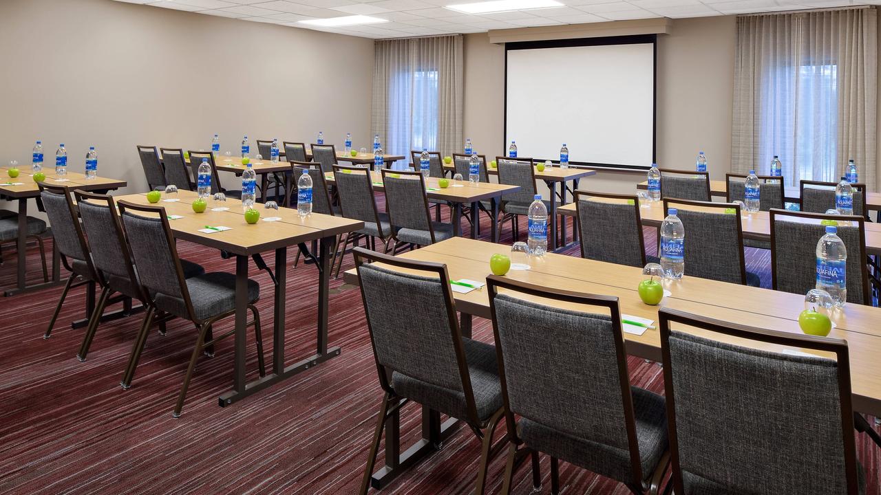 Courtyard by Marriott Pittsburgh Airport